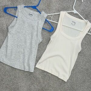 cute set of tanks gray and cream color fits size small